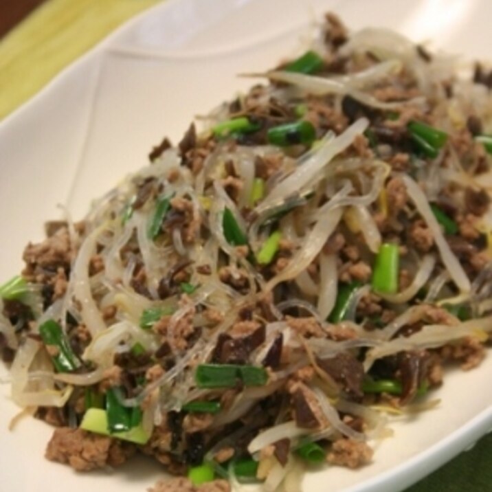 もやし入り、ひき肉と春雨のアジア風炒め